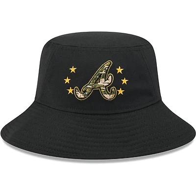 Chapeau bob noir pour la Journée des forces armées des Atlanta Braves 2024 New Era pour homme