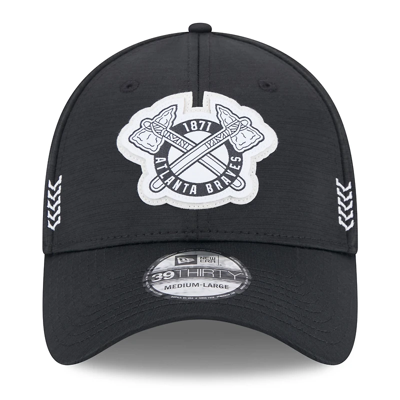 Men's New Era Black Atlanta Braves 2024 Clubhouse 39THIRTY Flex Hat