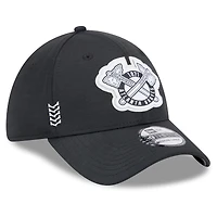 Men's New Era Black Atlanta Braves 2024 Clubhouse 39THIRTY Flex Hat