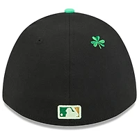 Men's New Era  Black Atlanta Braves 2026 St. Patrick's Day 39THIRTY Flex Hat