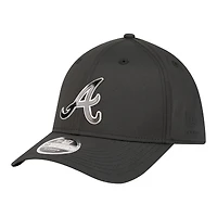 Men's New Era  Black Atlanta Braves Metallic 39THIRTY M-Crown Flex Hat