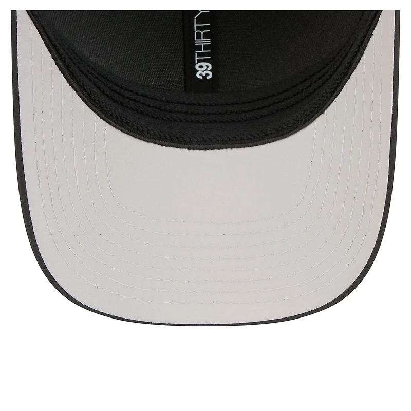 Men's New Era  Black Atlanta Braves Metallic 39THIRTY M-Crown Flex Hat
