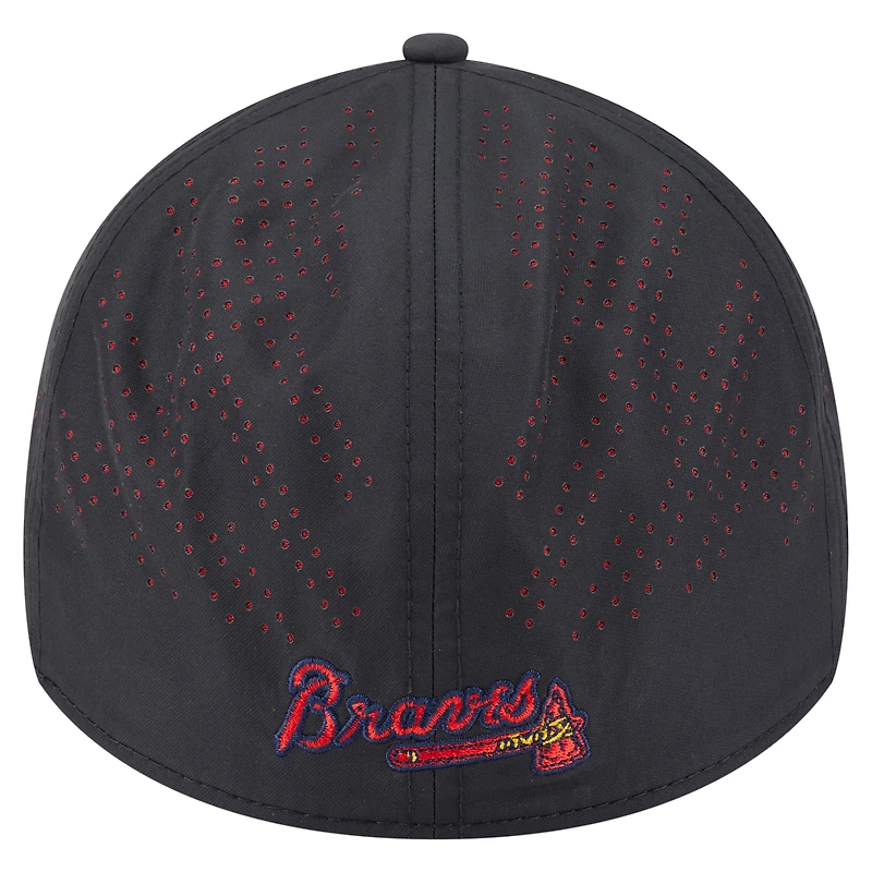 Casquette New Era noire Atlanta Braves Night 39THIRTY Flex pour homme