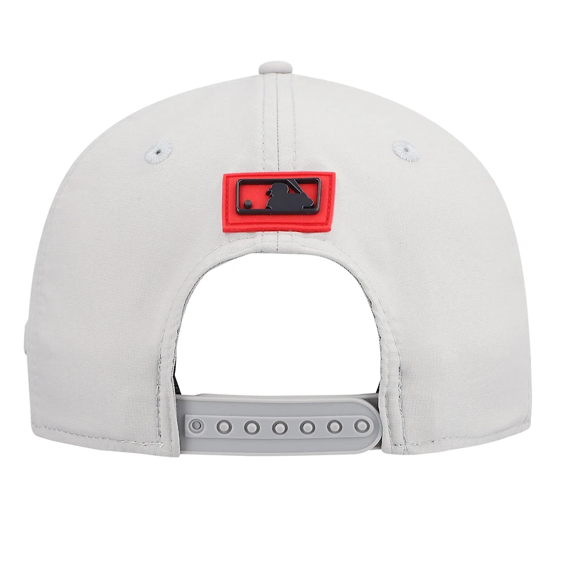 Casquette ajustable New Era grise Atlanta Braves 2026 Clubhouse 9SEVENTY pour homme