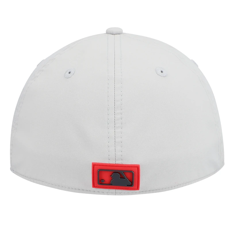 Casquette New Era Flex grise Atlanta Braves 2026 Clubhouse Alternate 39THIRTY pour homme