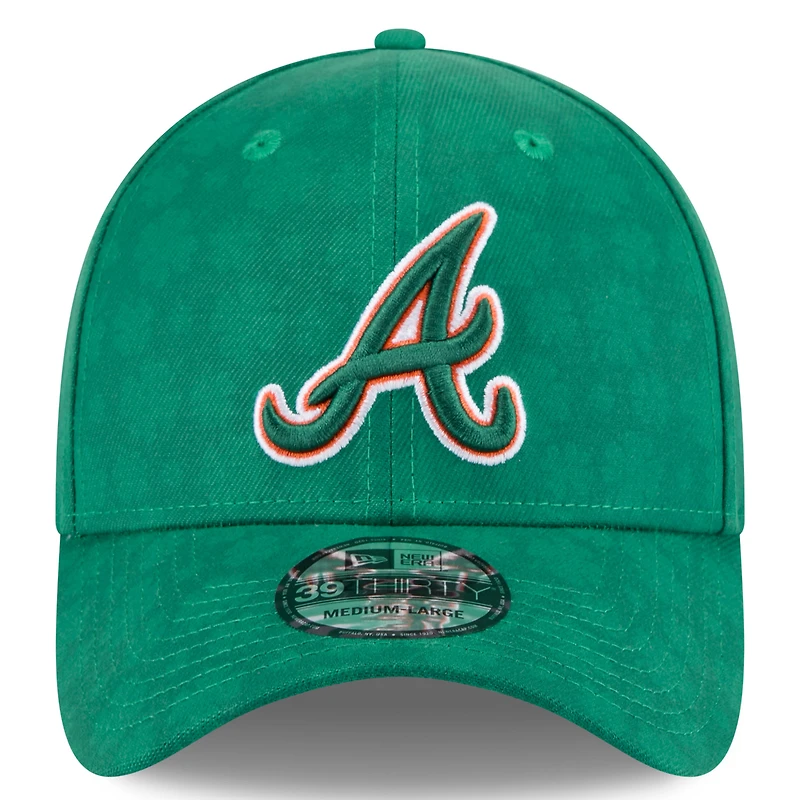Men's New Era Kelly Green Atlanta Braves St. Patrick's Day 39THIRTY Flex Hat