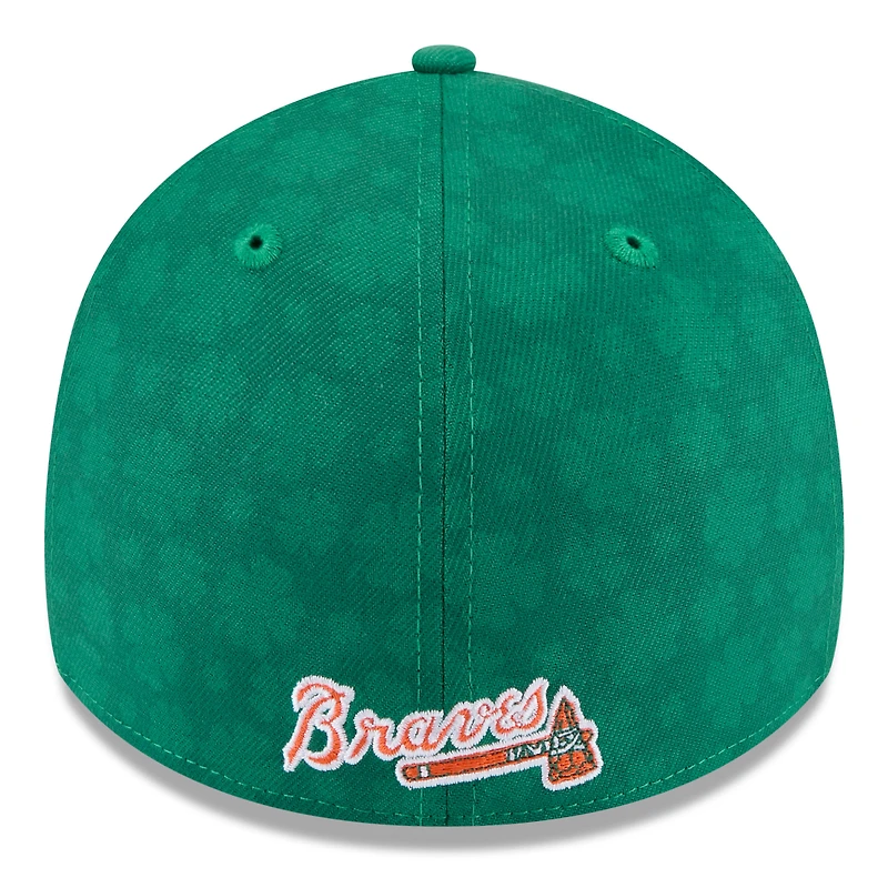Men's New Era Kelly Green Atlanta Braves St. Patrick's Day 39THIRTY Flex Hat
