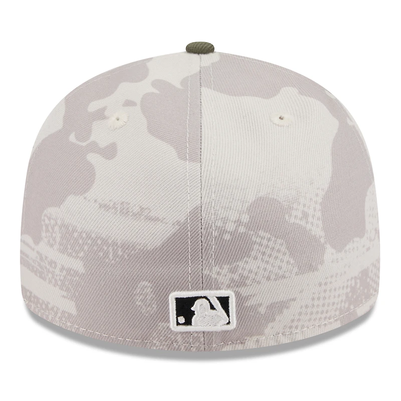 Casquette ajustée 59FIFTY Atlanta Braves 2025 Armed Forces Day pour homme, beige clair/olive, New Era