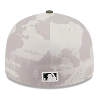 Casquette ajustée 59FIFTY Atlanta Braves 2025 Armed Forces Day pour homme, beige clair/olive, New Era