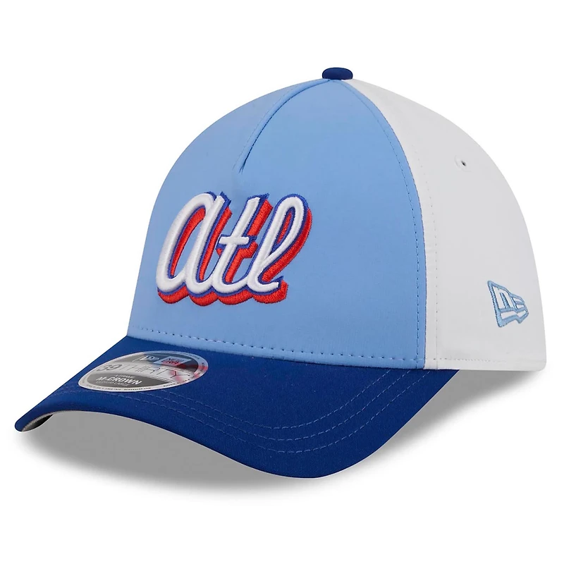 Casquette New Era Flex 39THIRTY bleu clair/bleu Atlanta Braves 2026 pour homme