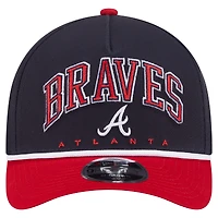 Casquette ajustable New Era Arch 9FORTY A-Frame M-Crown bleu marine/rouge pour homme des Braves d'Atlanta