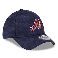 Men's New Era Navy Atlanta Braves 2025 MLB Clubhouse 39THIRTY Flex Hat