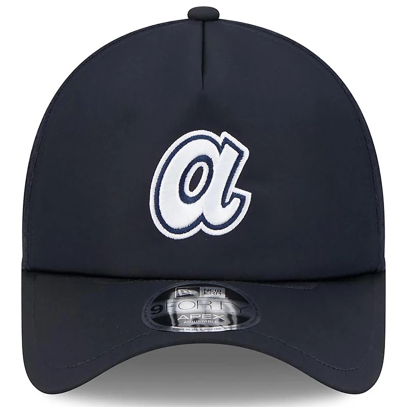 Casquette ajustable New Era Royal Atlanta Braves 2026 pour homme, modèle alternatif d'entraînement au bâton Apex 9FORTY