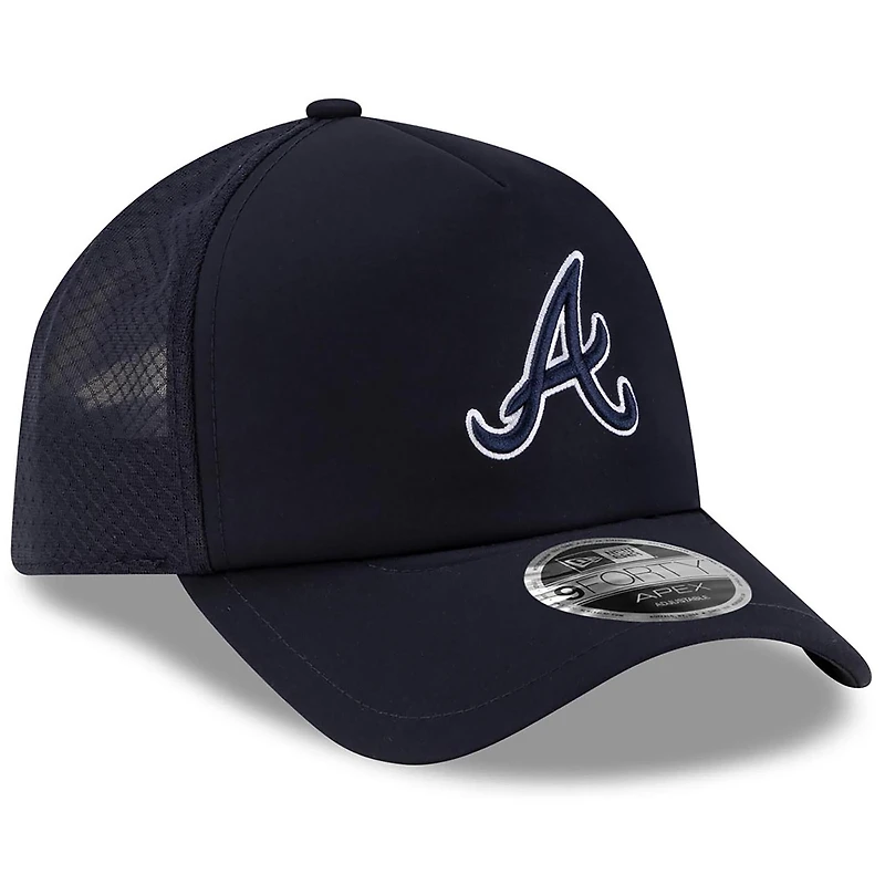 Men's New Era Navy Atlanta Braves 2026 Batting Practice Apex 9FORTY Adjustable Trucker Hat