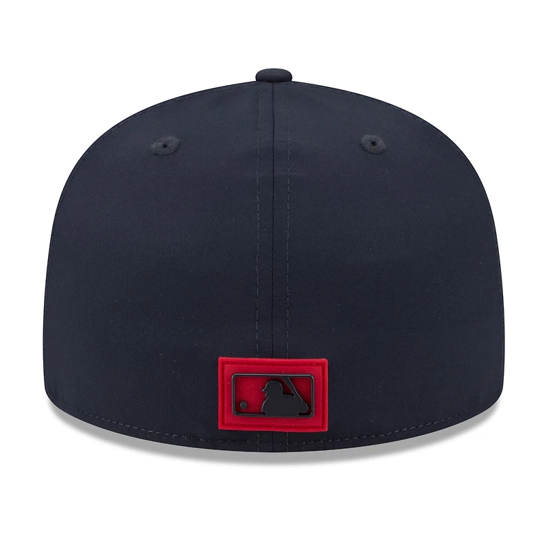 Casquette ajustée New Era 59FIFTY bleu marine Atlanta Braves 2026 Clubhouse Alternate pour homme