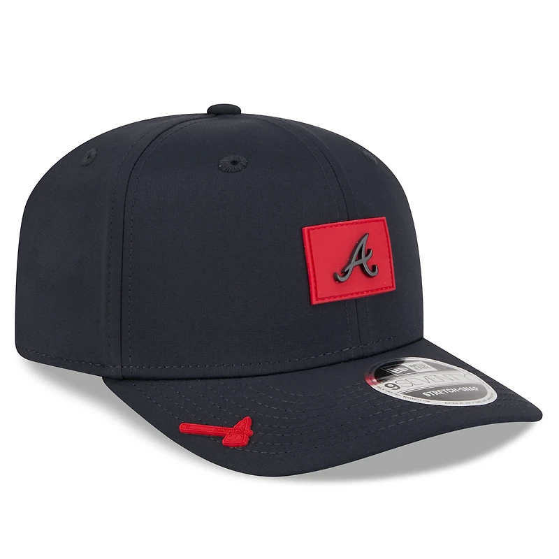 Casquette ajustable New Era Atlanta Braves 2026 Clubhouse Alternate 9SEVENTY bleu marine pour homme