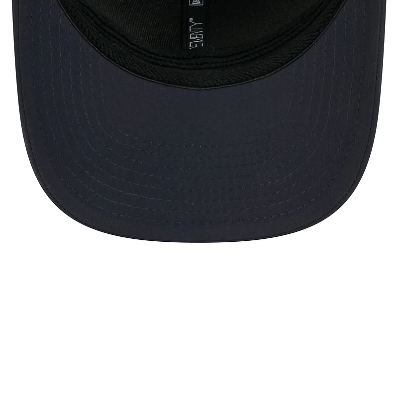 Casquette ajustable New Era Atlanta Braves 2026 Clubhouse Alternate 9SEVENTY bleu marine pour homme