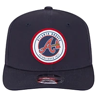 Casquette extensible à bouton-pression New Era bleu marine pour homme avec écusson circulaire 9SEVENTY des Braves d'Atlanta