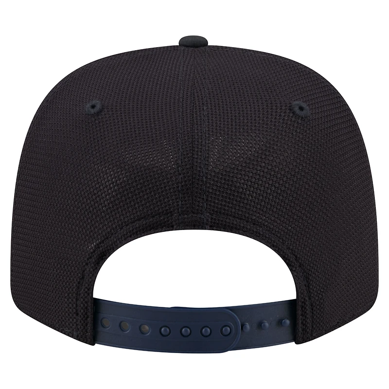 Casquette ajustable New Era Atlanta Braves bleu marine pour homme, modèle 9SEVENTY, avec écusson floral.