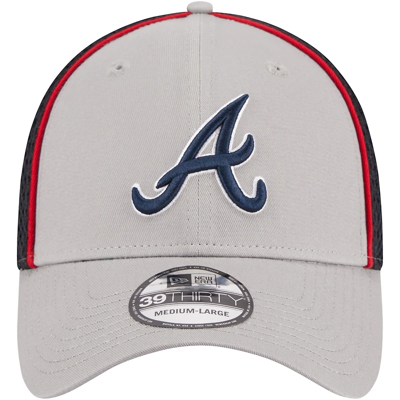 Casquette flexible 39THIRTY Pipe des Atlanta Braves New Era pour hommes, bleu marine