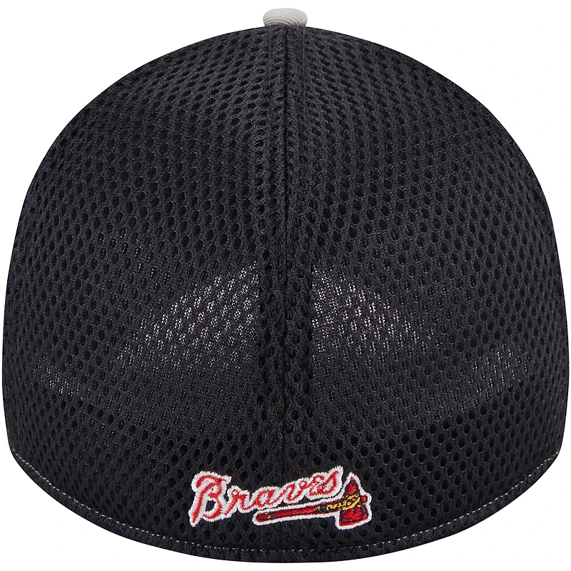 Casquette flexible 39THIRTY Pipe des Atlanta Braves New Era pour hommes, bleu marine
