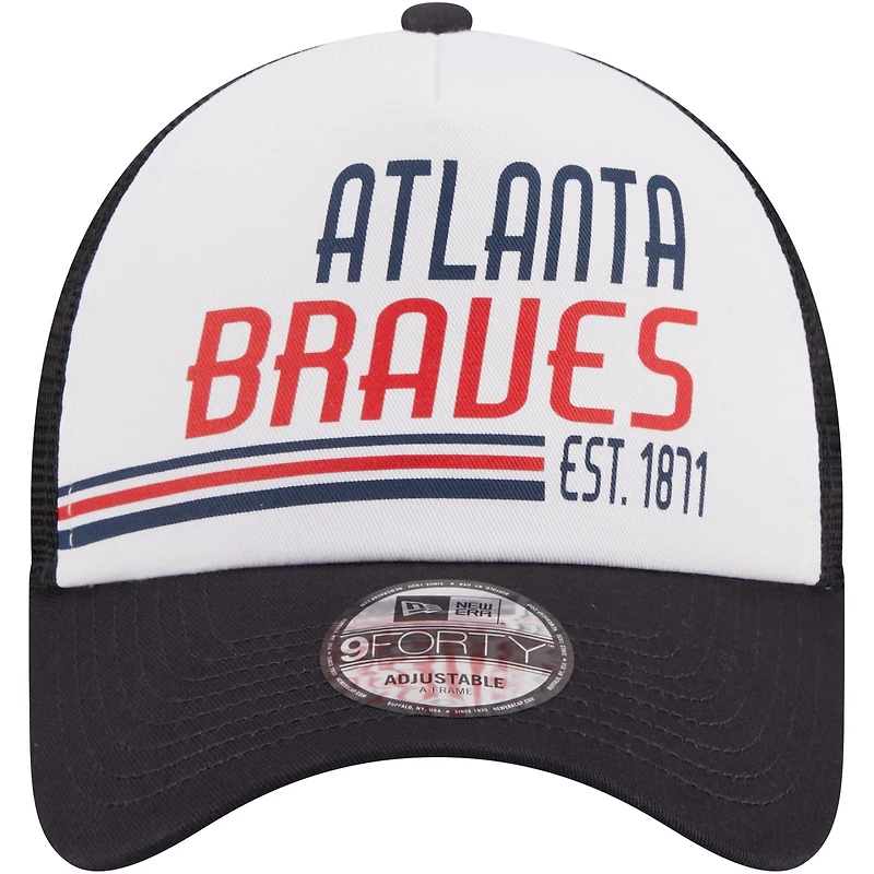 Casquette réglable bleu marine Atlanta Braves Stacked 9FORTY Trucker pour hommes