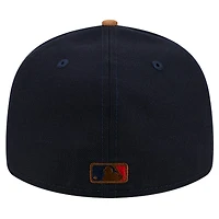 Casquette ajustée 59FIFTY à visière basse en daim de l'équipe des Atlanta Braves New Era pour hommes, bleu marine