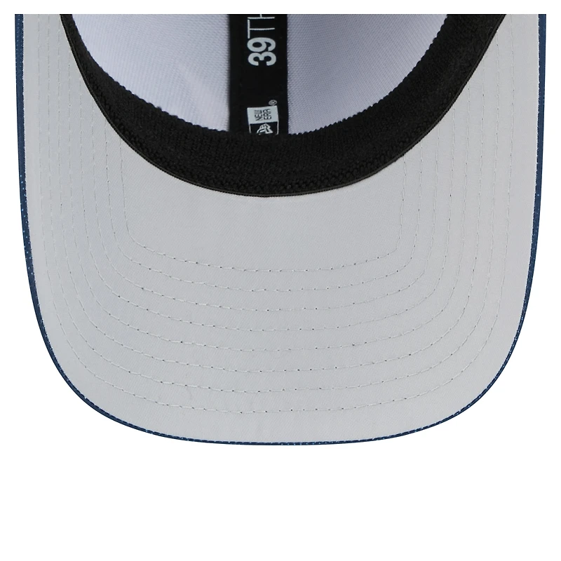 Casquette New Era 39THIRTY Flex bleu marine pour homme, motif camouflage ton sur des Braves d'Atlanta