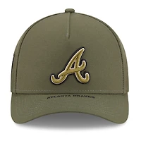 Casquette ajustable New Era Olive Atlanta Braves 2026 Journée des forces armées 9FORTY pour homme
