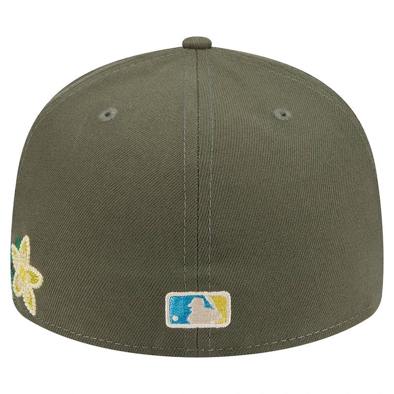 Casquette ajustée 59FIFTY olive Atlanta Braves pour homme de New Era, motif floral ton sur