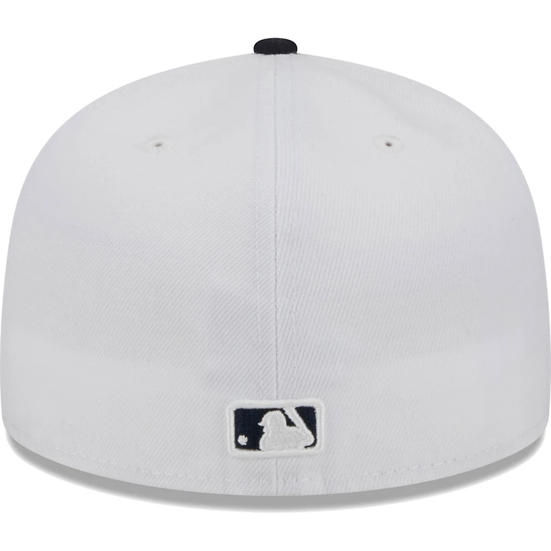 Casquette ajustée 59FIFTY Atlanta Braves Optic New Era pour homme, blanc/bleu marine