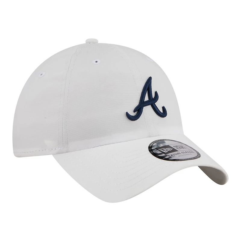 Casquette New Era blanche Atlanta Braves pour homme, style classique décontracté et ajustable en tissu ripstop.