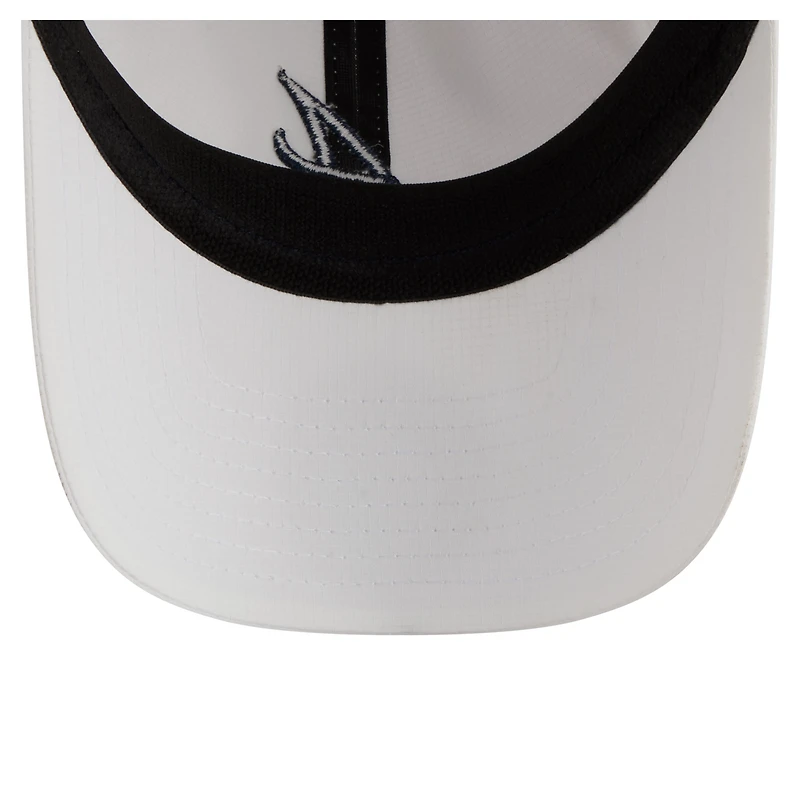 Casquette New Era blanche Atlanta Braves pour homme, style classique décontracté et ajustable en tissu ripstop.
