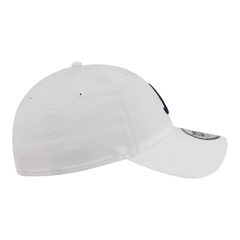 Casquette New Era blanche Atlanta Braves pour homme, style classique décontracté et ajustable en tissu ripstop.