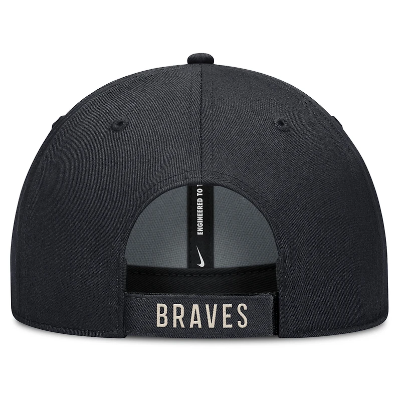 Casquette ajustable Nike Atlanta Braves Statement Club Performance pour homme, bleu marine/naturel