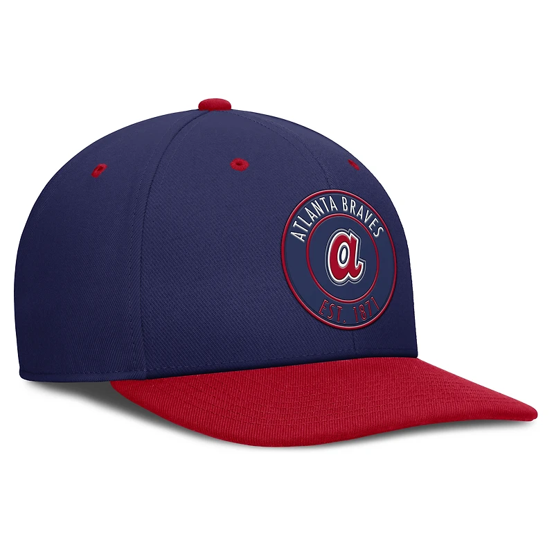 Casquette Nike bleu marine/rouge Atlanta Braves Cooperstown Collection Pro Dri-FIT Snapback pour homme