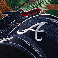 Chemise boutonnée en soie Tommy Bahama grise pour homme des Atlanta Braves Hit and Run