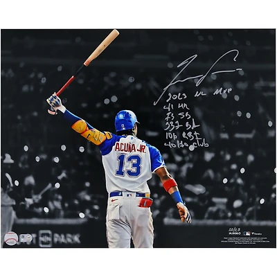 Photo Spotlight 16" x 20" autographiée par Ronald Acuña Jr. (Atlanta Braves) avec plusieurs inscriptions - Édition limitée à 23 exemplaires
