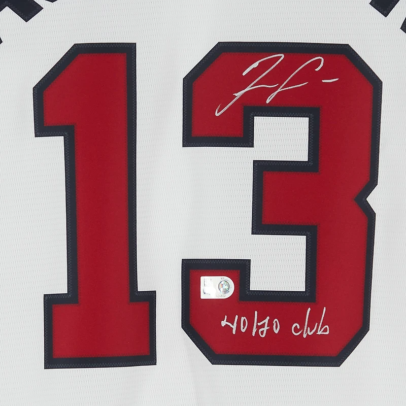 Maillot réplique blanc Nike autographié par Ronald Acuña Jr. des Braves d'Atlanta avec inscription « Club 40/70 ».
