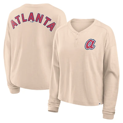 T-shirt Henley surdimensionné à manches longues Fanatics Tan Atlanta Braves Stadium pour femme