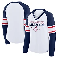 T-shirt à manches longues et col en V lacets raglan pour femme, blanc/bleu marine, motif Atlanta Braves Blitz Package