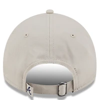 Casquette ajustable New Era Stone/Navy Atlanta Braves 2026 Spring Training Fan Pack Batter 9TWENTY pour jeunes