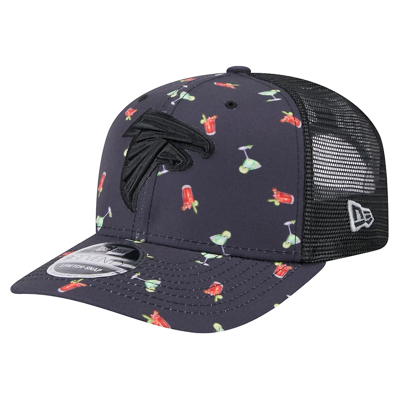 Casquette extensible à bouton-pression New Era bleu marine/noir Atlanta Falcons Adventure Drinks Pattern 9SEVENTY pour homme
