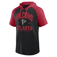 T-shirt à capuche noir avec logo Atlanta Falcons Prime pour homme