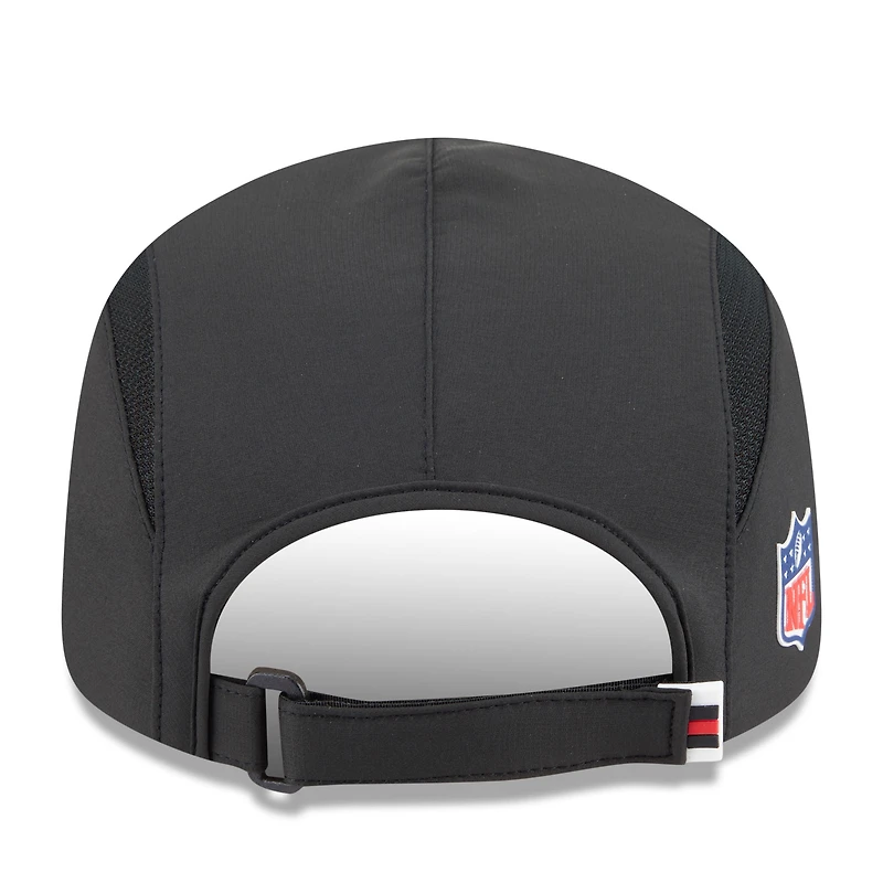 Casquette ajustable noire Atlanta Falcons 2025 Sideline Runner pour homme New Era