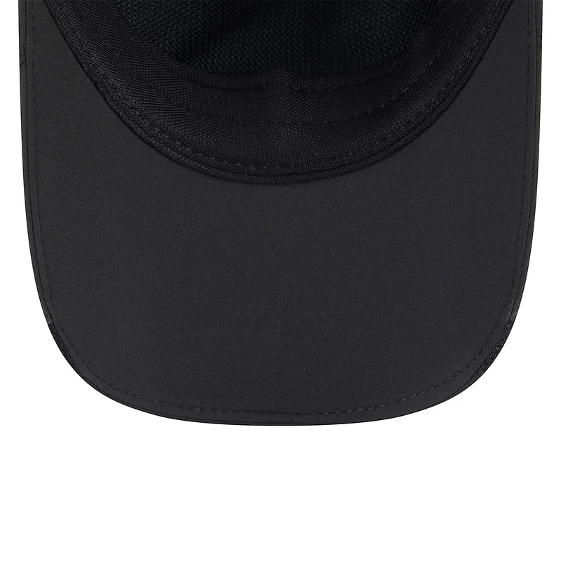 Casquette ajustable noire Atlanta Falcons 2025 Sideline Runner pour homme New Era