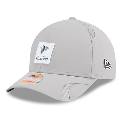 Men's New Era Gray Atlanta Falcons 2025 Sideline  M-Crown 9FORTY Adjustable Hat