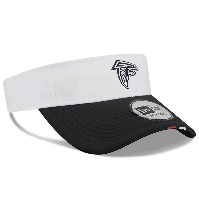 Visière ajustable New Era blanche/noire pour homme, camp d'entraînement NFL 2025 des Falcons d'Atlanta