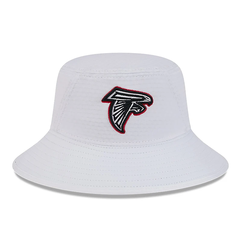 Chapeau bob extensible New Era pour hommes des Atlanta Falcons 2024 NFL Training Camp blanc