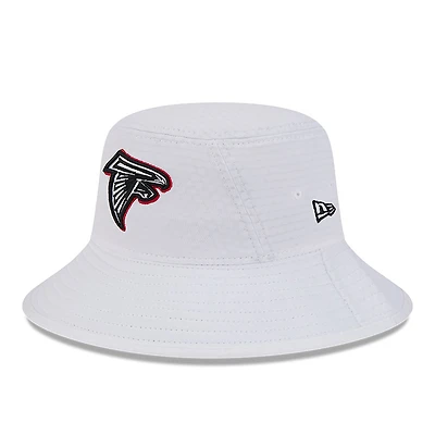 Chapeau bob extensible New Era pour hommes des Atlanta Falcons 2024 NFL Training Camp blanc